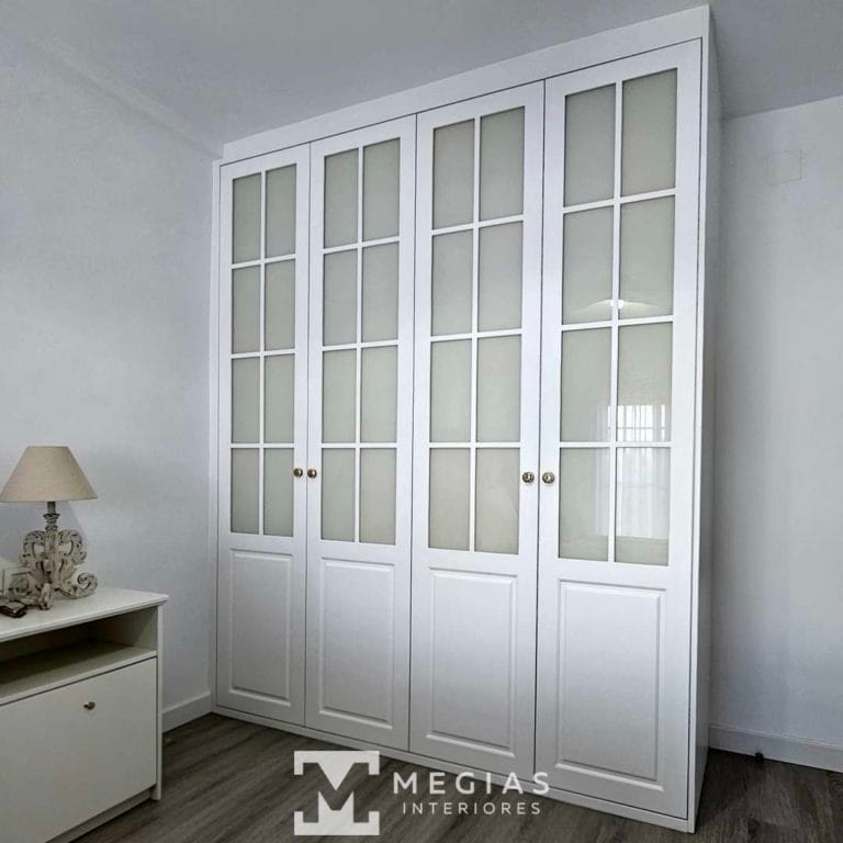 Modelos lacado en fibralac para puertas abatible